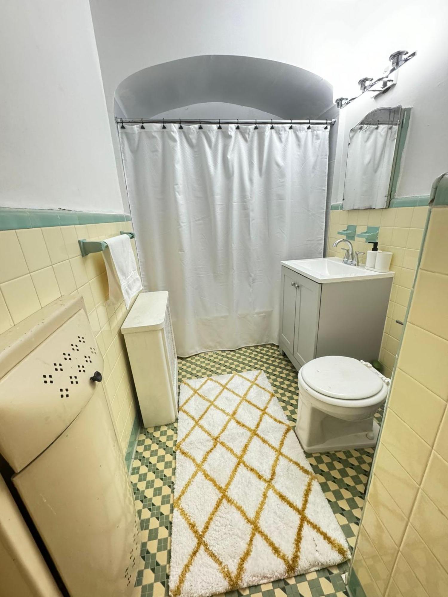 Stay Rego Park Нью-Йорк Экстерьер фото
